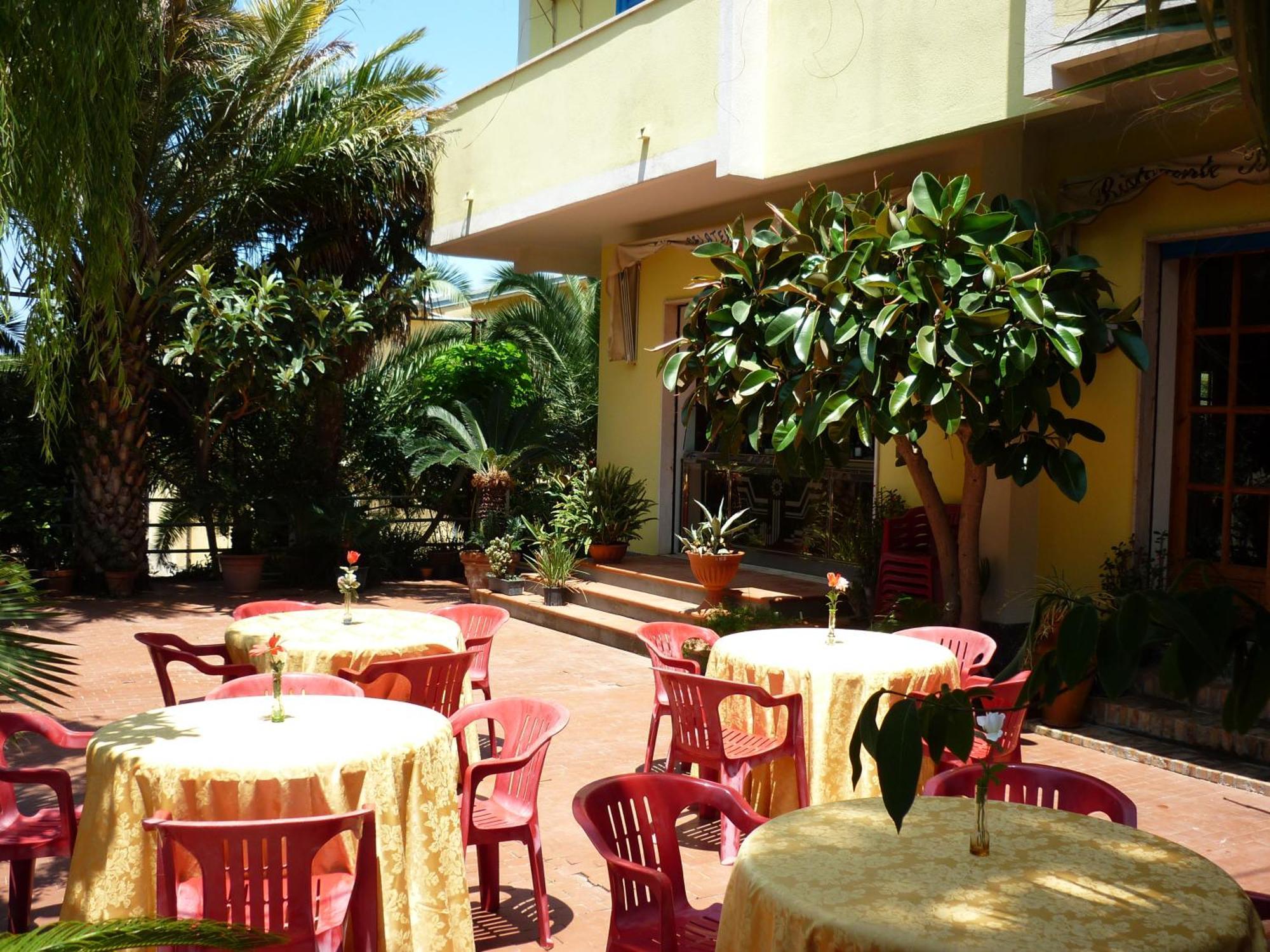 Hotel Alexander Санта Доменика Екстериор снимка