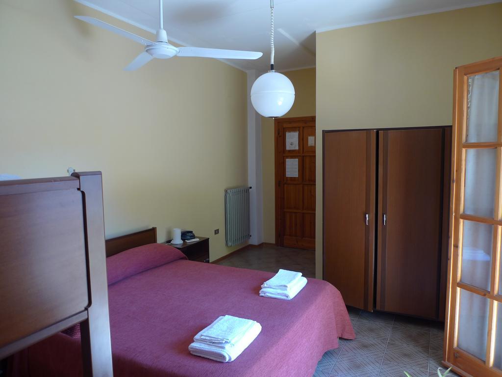 Hotel Alexander Санта Доменика Екстериор снимка