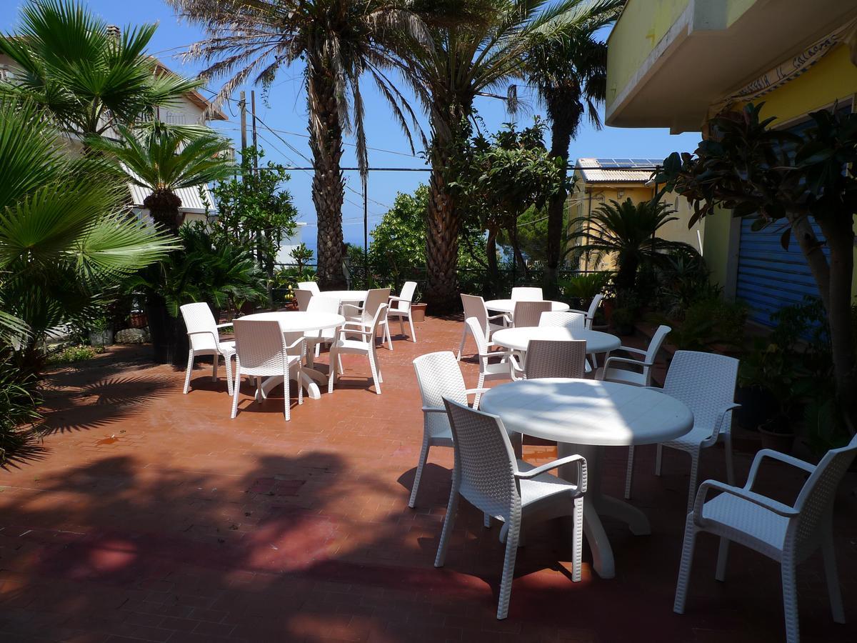 Hotel Alexander Санта Доменика Екстериор снимка