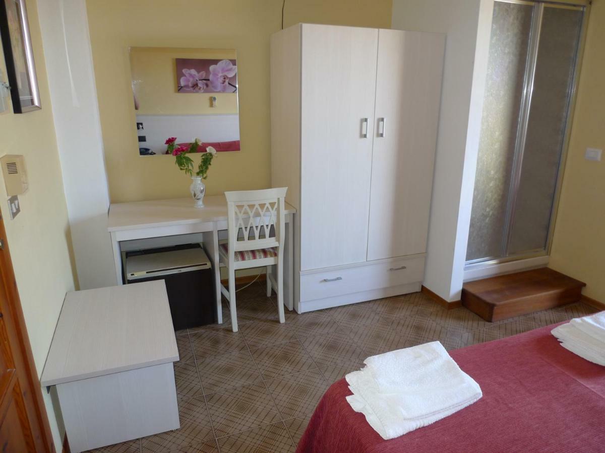 Hotel Alexander Санта Доменика Екстериор снимка