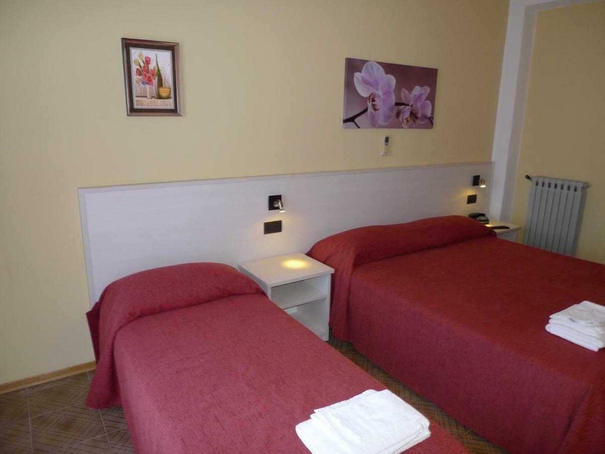 Hotel Alexander Санта Доменика Екстериор снимка
