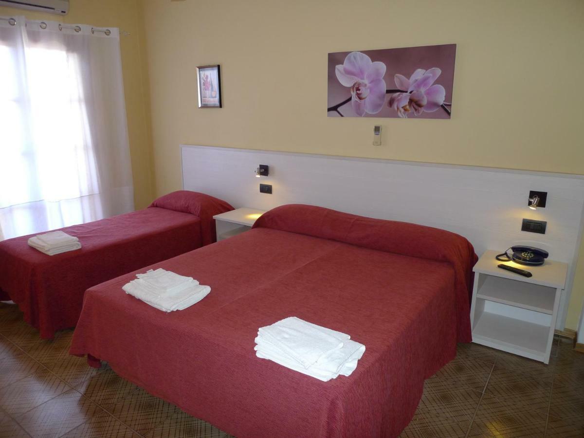 Hotel Alexander Санта Доменика Екстериор снимка