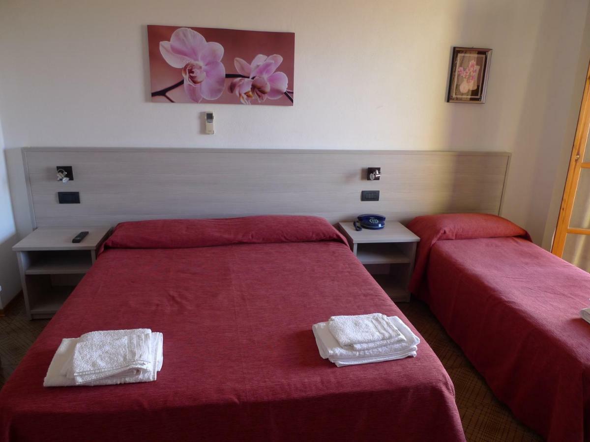 Hotel Alexander Санта Доменика Екстериор снимка