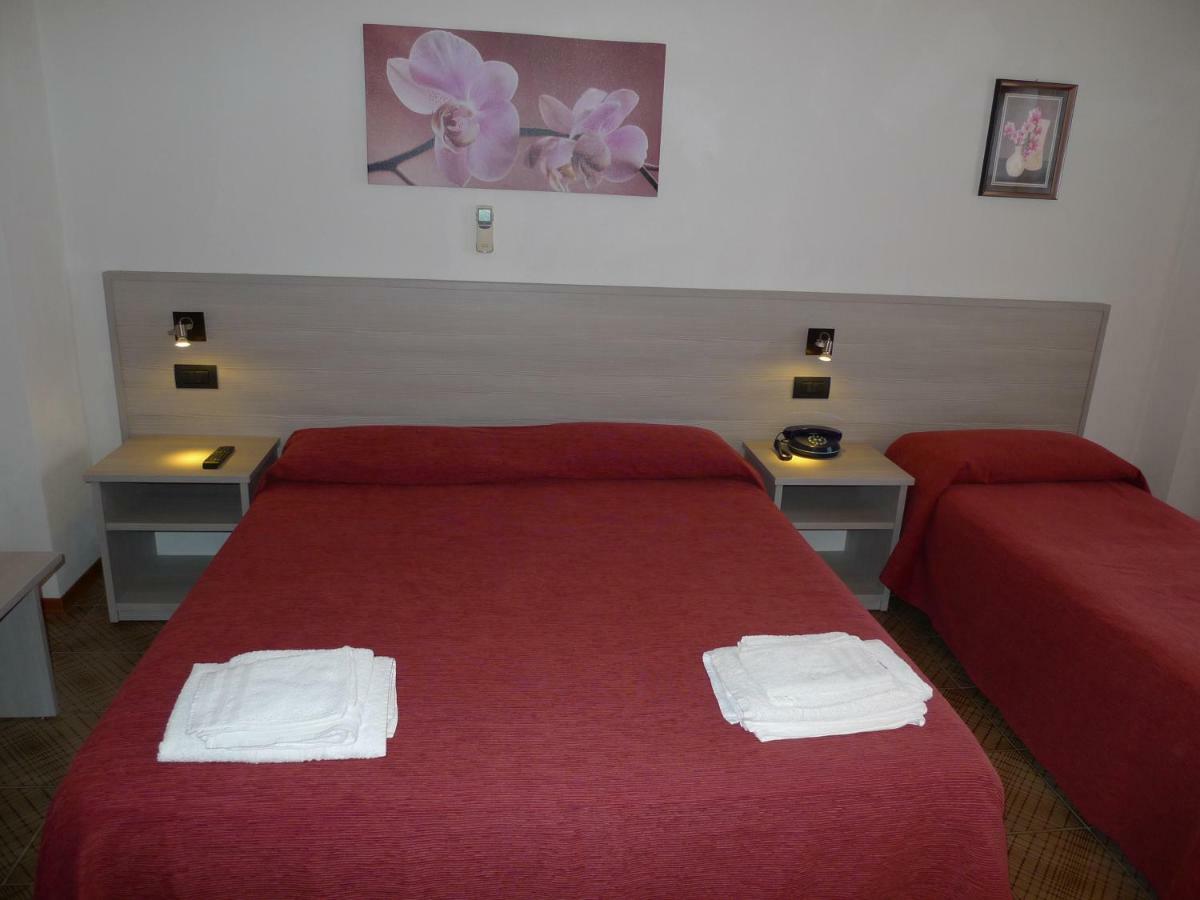 Hotel Alexander Санта Доменика Екстериор снимка