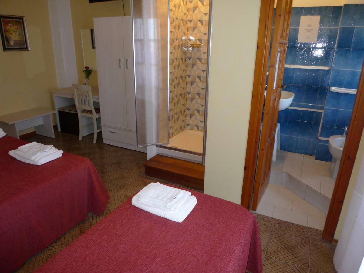 Hotel Alexander Санта Доменика Екстериор снимка